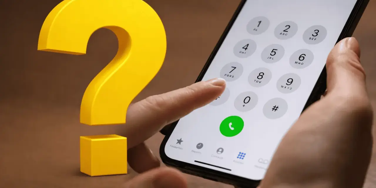 Hur gör man för att flytta simkort till ny mobil? En stor gul fråga och en hand som håller en telefon med knappsatsen framme.