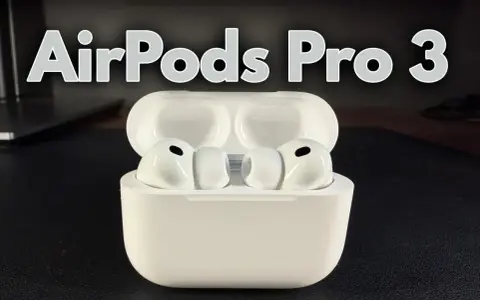 Vita Airpods Pro 3 i sitt laddningsfodral, redo för nästa ljudupplevelse.