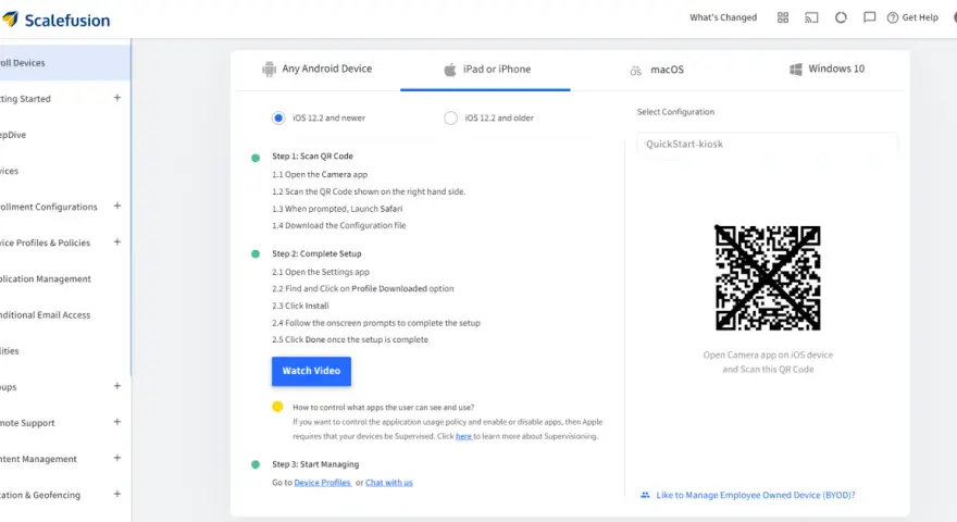 Instruktioner för att blockera hemsidor på iPhone med Scalefusion. Skanna QR-koden för att konfigurera enheten.
