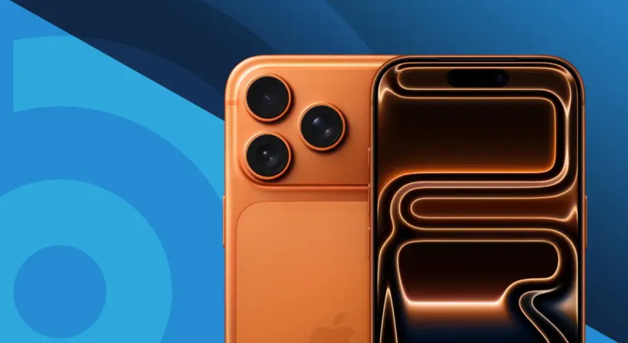Två orangea iPhones, en med tre kameror och en med en dynamisk ö som visar en glödande design. Perfekt för dig som vill ha ett mobil med bra batteritid.