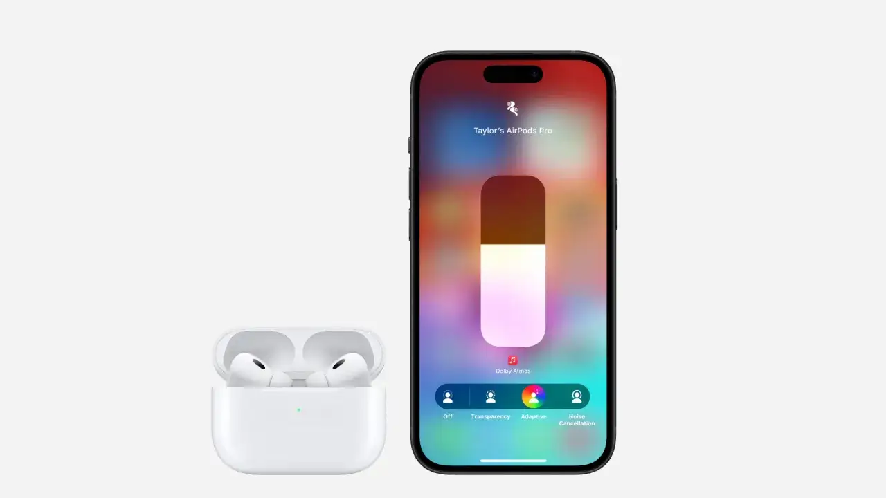 AirPods Pro med laddningsfodral och en iPhone som visar inst&auml;llningar f&ouml;r adaptivt ljud, inklusive brusreducering och transparens.