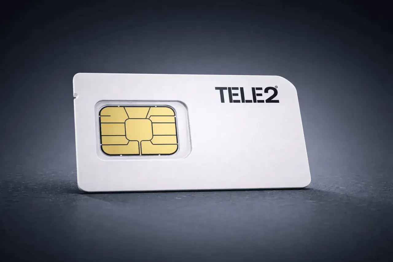 Ett Tele2 SIM-kort, redo att aktiveras för din mobilupplevelse.