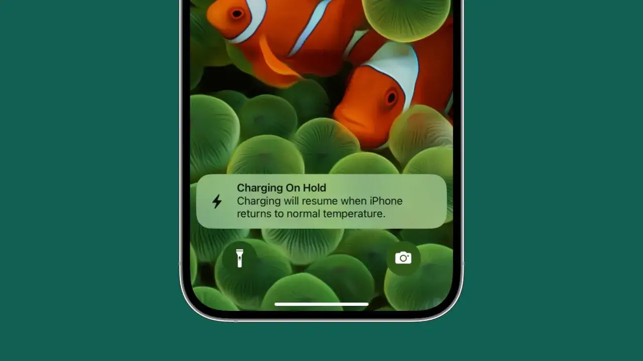 iPhone blir varm. Laddningen pausas tills telefonen svalnat.